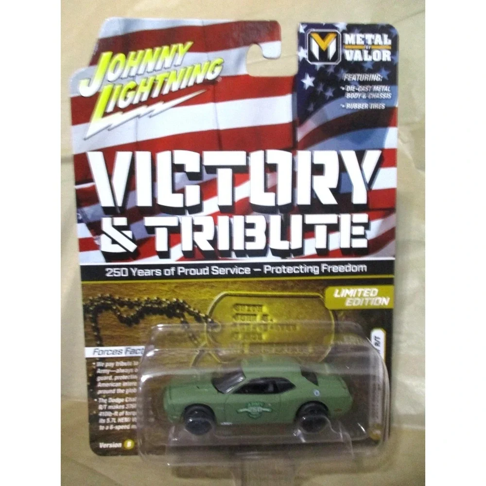 Johnny Lightning Army 250 years  2014 Dodge‎ Green Challenger R/T  Version B